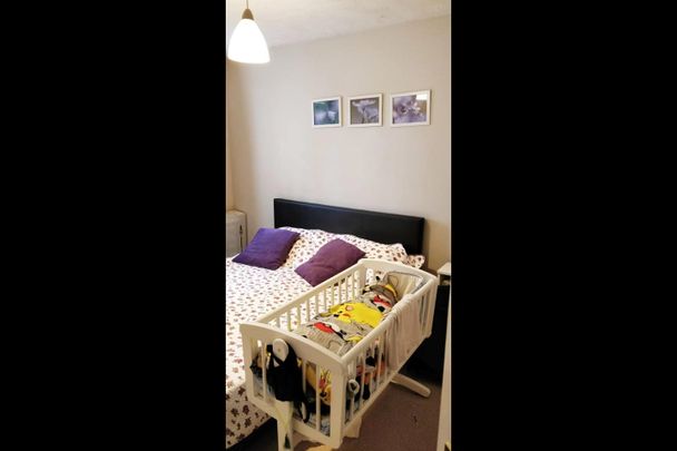 2 Bed Flat, Adeliza Close, IG11 - Photo 1