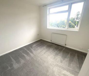 3 bedroom house - semi-detached to rent - Photo 2