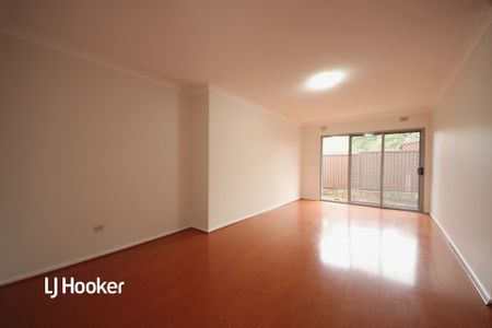 Renovated and spacious 2 bedroom unit - Photo 5