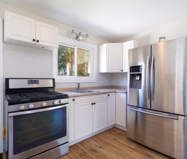 For Lease - 210 Cox Mill Road, Barrie, Ontario - Photo 6