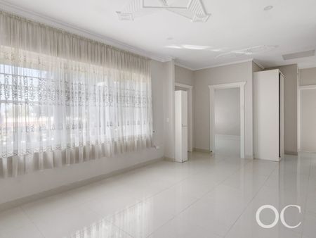 Open the Door to Modern Ease - Photo 3