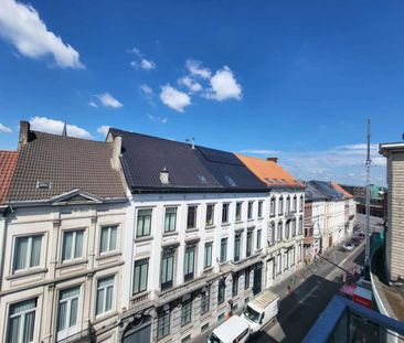 Luxueus dakappartement met 2 slaapkamers en 2 badkamers. - Photo 1