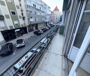 2 bedroom luxury Flat for rent in São Domingos de Benfica, Lisbon - Photo 4