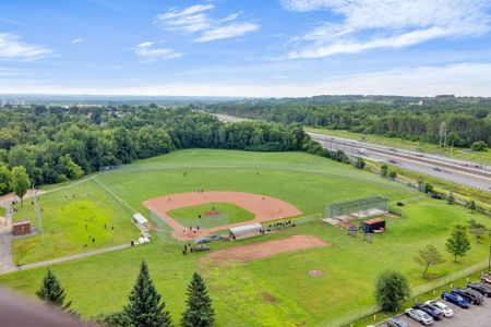 For Lease - 2000 Jasmine Crescent Unit# 412, Beacon Hill North - South and Area, Ontario - Photo 3