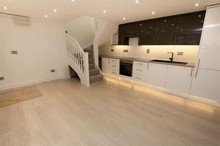 High Street, Witney, Oxfordshire, OX28 - Photo 3