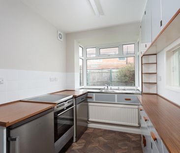 Jennifer Grove, York YO24 - Photo 3