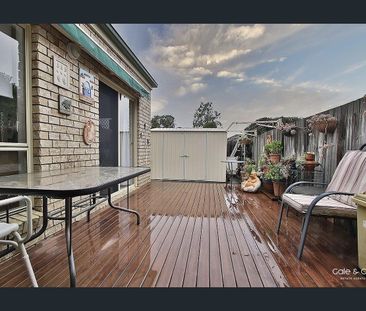 Modern Family Living in a Convenient Springfield Lakes Location - Photo 6