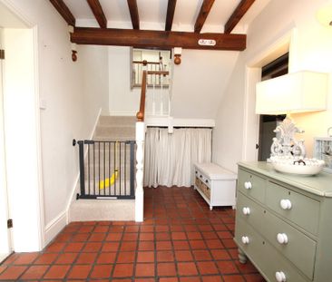 2 Bedroom COTTAGE, Aldersey - Photo 3