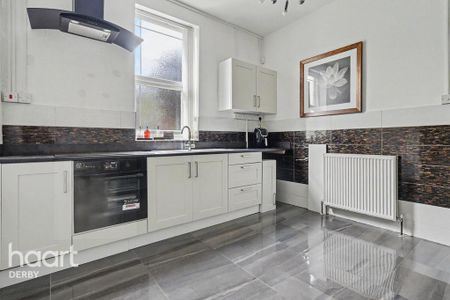 1 bedroom in a house share to rent - Photo 5