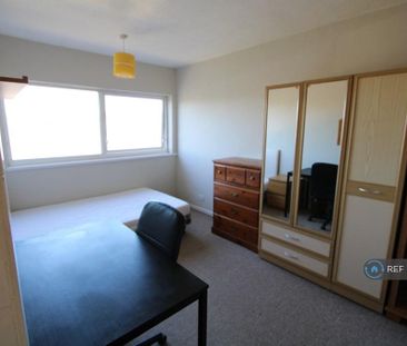4 bedroom end of terrace house to rent - Photo 5