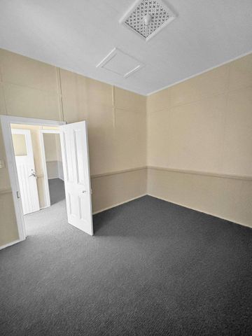 Charming 3 Bedroom Cottage - Photo 3