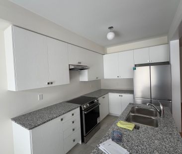 For Lease - 8 Prudhoe Terrace, Barrie, Ontario - Photo 3