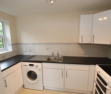 2 bedroom Flat to let - Photo 4