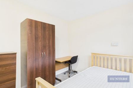 5 bedroom terraced house to rent - Photo 4