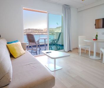 Cozy apartment with infinite sea views in Patalavaca - Photo 4