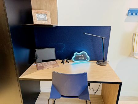 6 Bed 3 bath Apartment - Photo 3