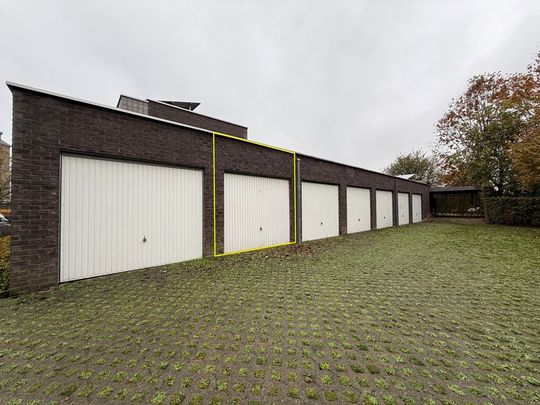 TE HUUR: Centraal gelegen woning met terras en tuin. - Photo 1