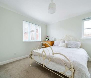 Rectory Close, Ashington, Pulborough, West Sussex, RH20 - Photo 2