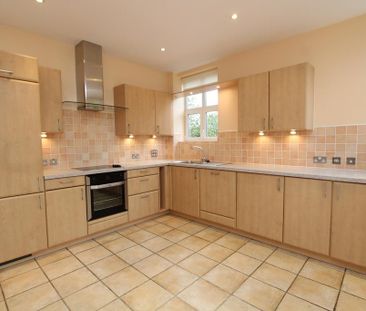 3 bedroom apartment to rent - Photo 3