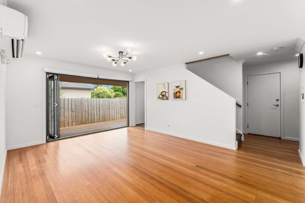 Modern Townhouse in Prime Location - Photo 1