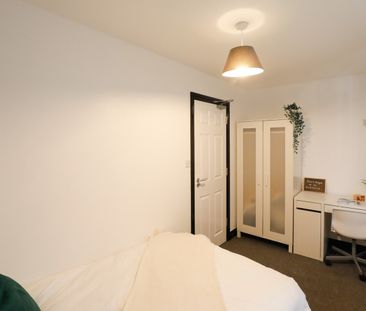 Room in a Shared House, Romer Road, L6 - Photo 5