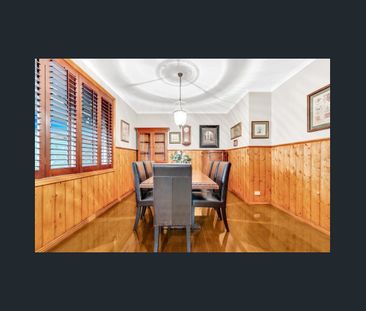 Large Family Home! - Photo 6