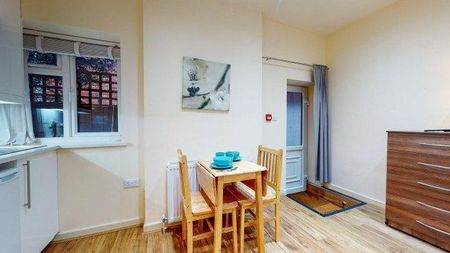 1 bedroom flat to rent - Photo 2