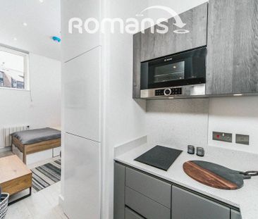 Studio to rent - Photo 1