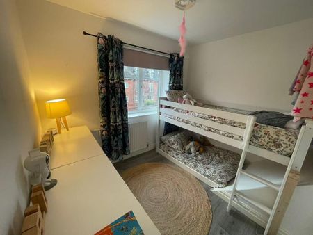 3 bedroom semi-detached house to rent - Photo 3