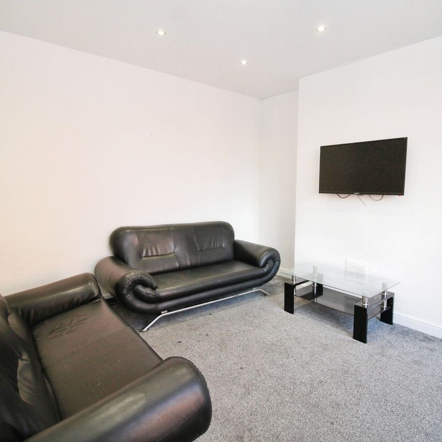 BILLS INCLUDED – Granby Road, Headingley, LS6 - Photo 1