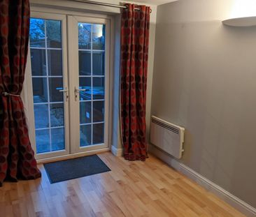 3 Bed Semi-Detached House, Leeds, LS15 - Photo 3