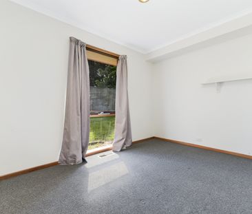 49 Courtenay Avenue, Cranbourne North VIC 3977 - House For Rent | D... - Photo 2