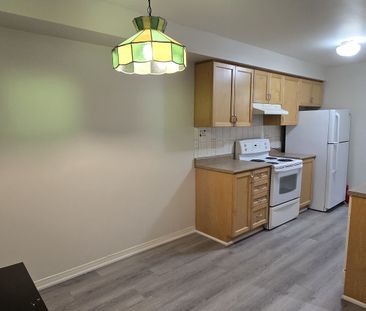 For Lease - 3475 Angel Pass Drive, Mississauga, Ontario - Photo 5