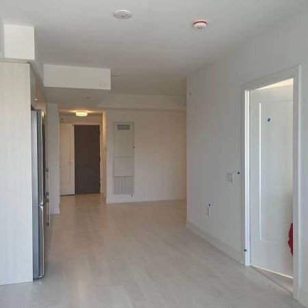 Midtown 1 Bedroom+2 Washrooms+Den+Parking with Great Amenities - Photo 4