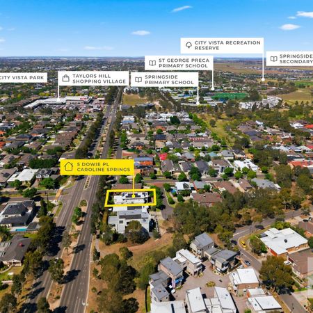 Grand Family Home - Photo 2