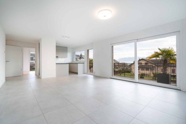 Beautiful 4.5 room apartment with lake and mountain views in St-Prex - Photo 1