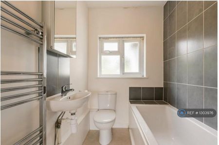 2 bedroom detached house to rent - Photo 4