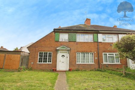 3 bed semi-detached house to rent in Great West Road, Hounslow, TW5 - Photo 4