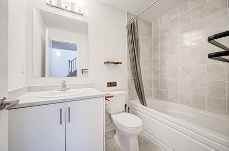 For Lease - 31 Credit Lane, Richmond Hill, Ontario - Photo 5