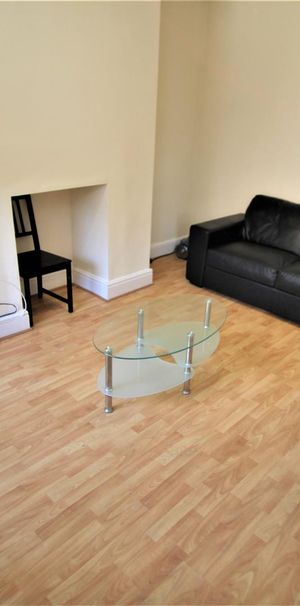 4 bedroom terraced house to rent - Photo 1