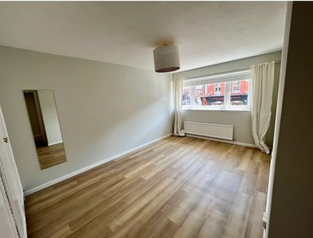 3 Bed Terraced House, Park Hall Road, SE21 - Photo 3
