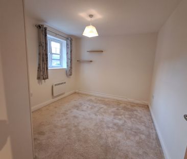 2 bed flat to rent in Osborne Court, Borehamwood, WD6 - Photo 5