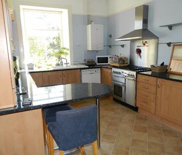 2 bedroom flat to rent - Photo 4