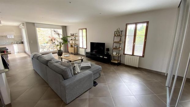 Location Appartement 3 pièces 113m² BOIS LE ROI 77590 - Photo 1