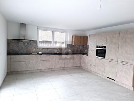 NEW, SPACIOUS AND MODERN - Photo 3