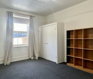 Updated and ready, right in the City Centre! - Photo 3