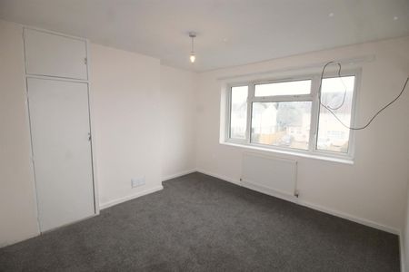 Bulkeley Avenue, Windsor - Photo 4