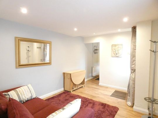 1 bedroom ground floor flat to rent - Photo 1