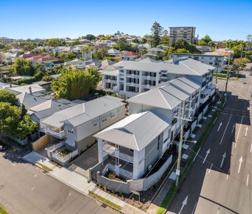 Brand New Tri-Level Townhouse - Photo 6