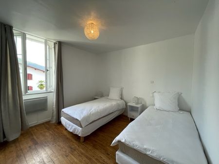 Location Appartement 3 pièces 71m² UHART CIZE 64220 - Photo 4